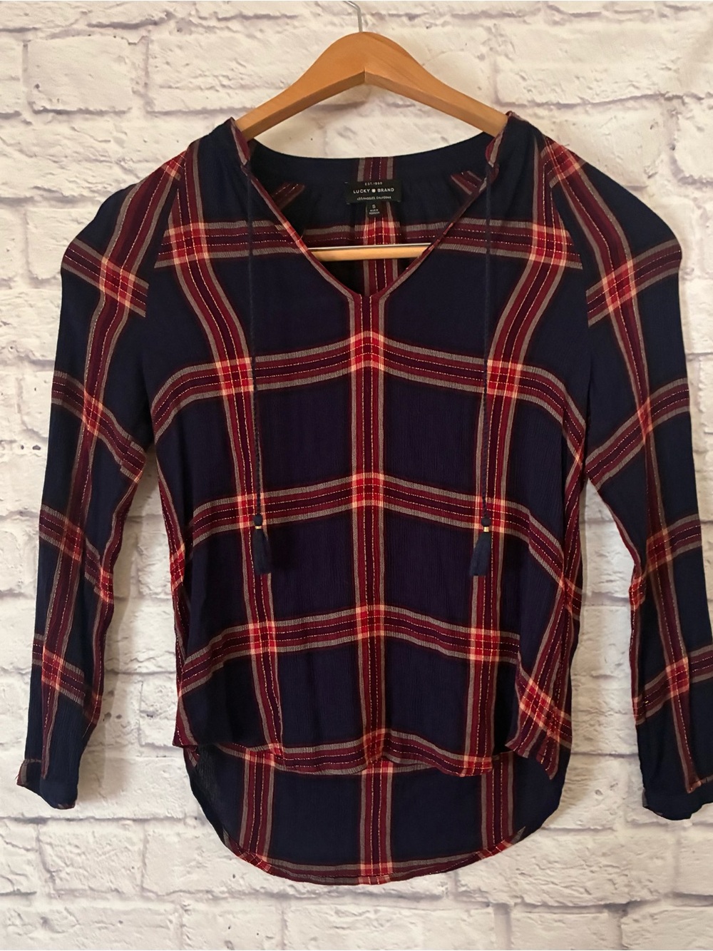 Lucky Brand Navy and Red Plaid V-Neck Long-Sleeve Top Small